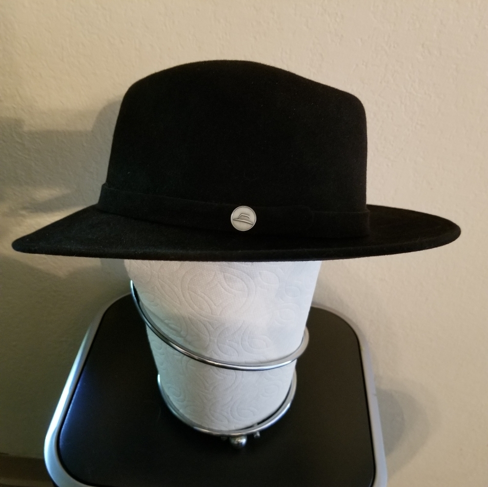 Elegant Black Fedora Hat with Silver Accent